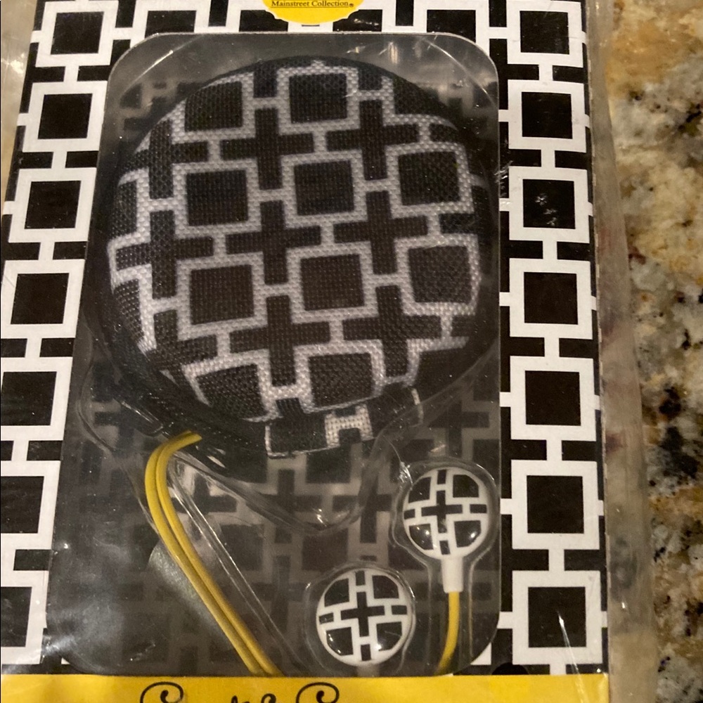 Ear buds - Picture 2 of 3